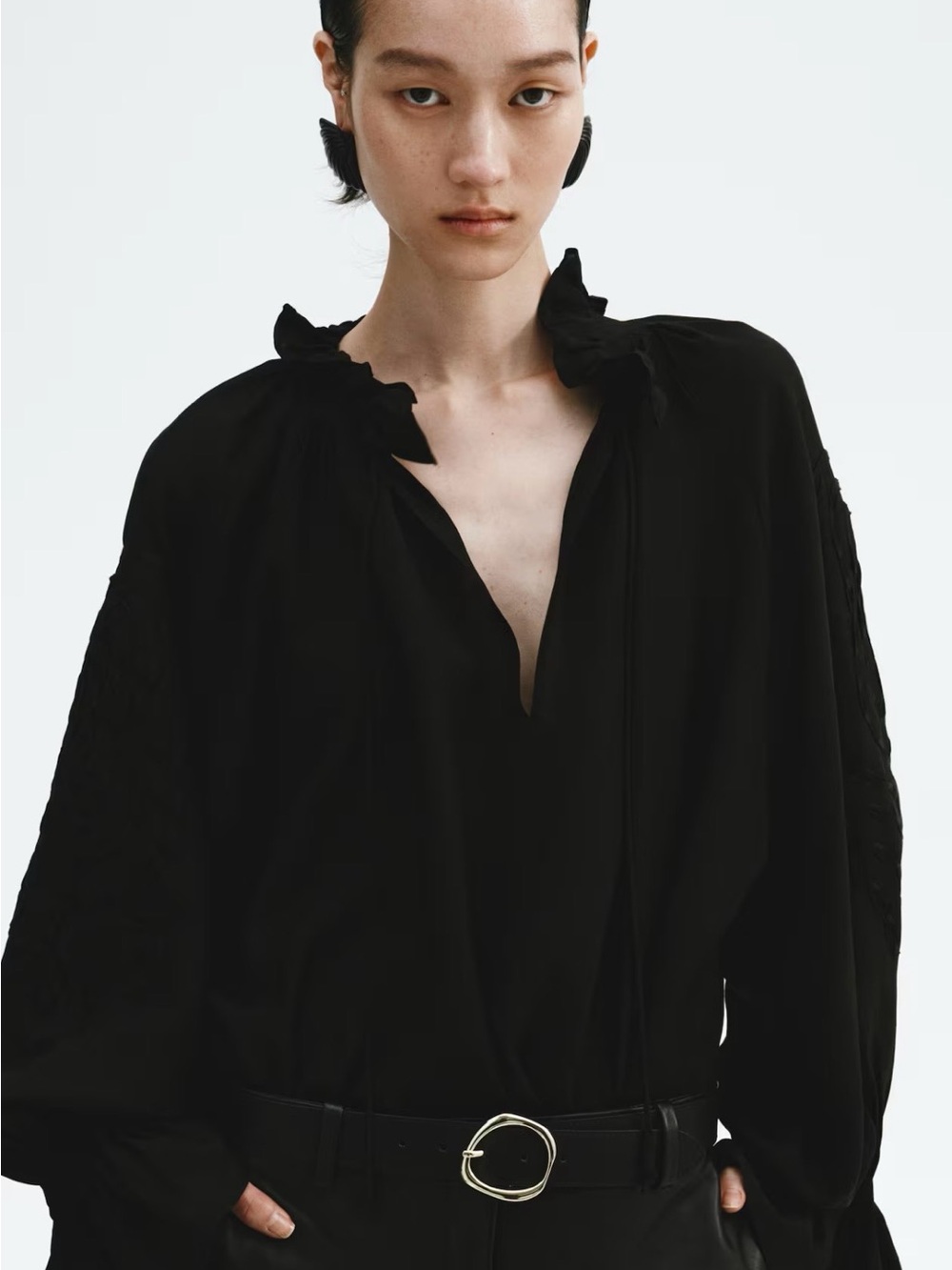 NWT Linen-Blend Blouse with Embroidery on Sleeve Oversized (black) Sz Medium - Picture 2 of 7